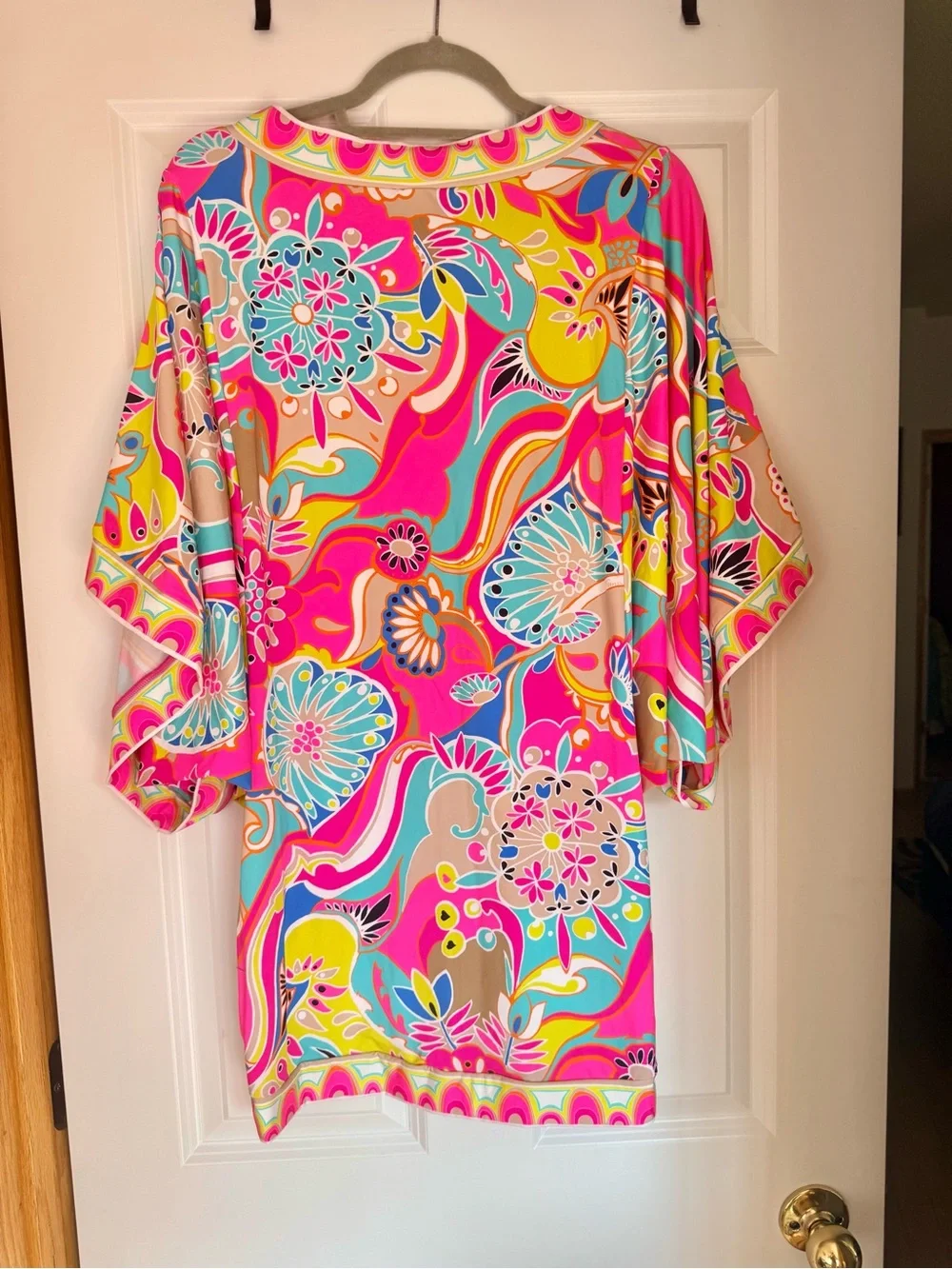 Trina Turk Pink Multicolor Floral V‑Neck Swim Cover-Up